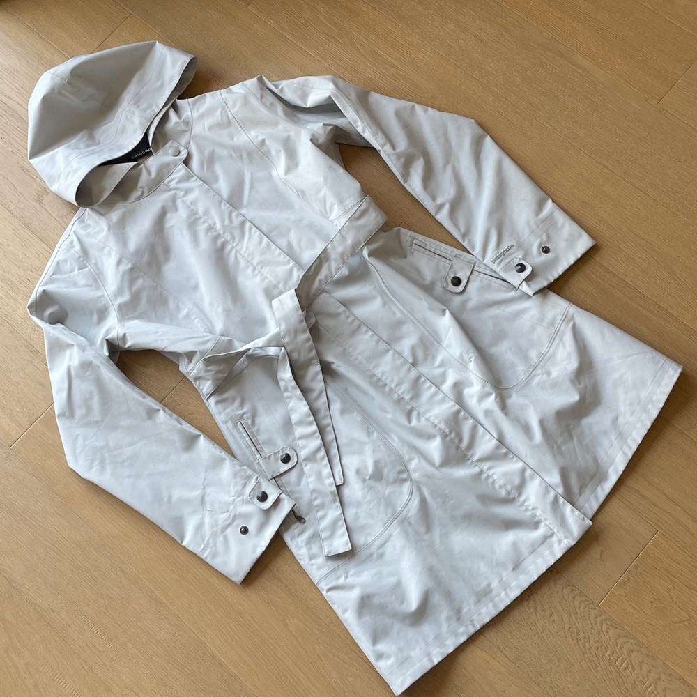 Patagonia rain trench